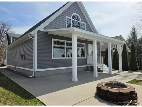 7327 Lake Shore Dr, Vienna, NY 13308