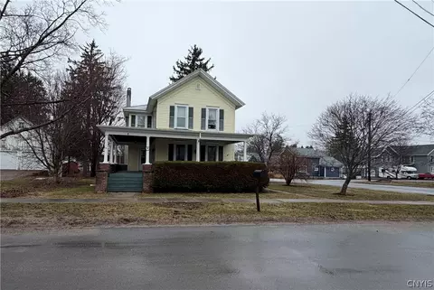 3 Aldrich St, Philadelphia, NY 13673