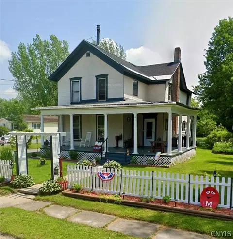 4 Lexington Ave, Antwerp, NY 13608