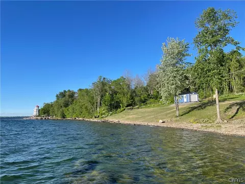 12 Patriot Lnpvt, Oswegatchie, NY 13669