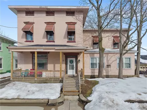 53 E 4th St, Oswego, NY 13126