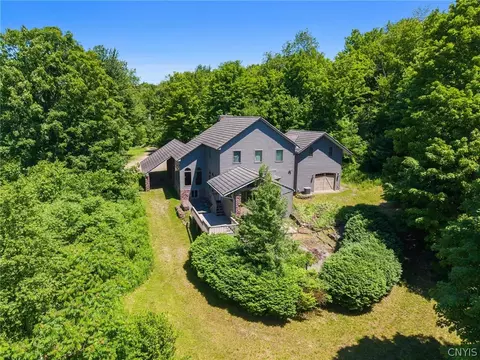 150 Valleygate Dr, Parish, NY 13131
