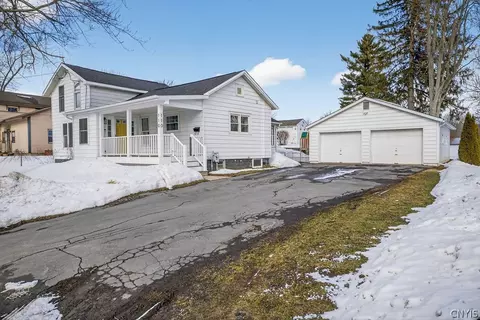 110 Jefferson St, Schroeppel, NY 13135