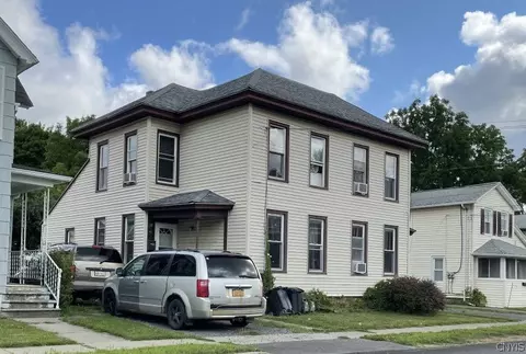 41 Walnut St, Auburn, NY 13021