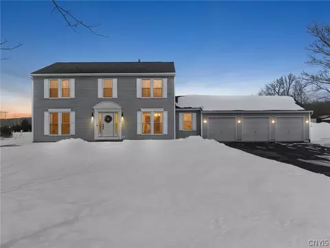 460 Gilbert Mills Rd, Schroeppel, NY 13135