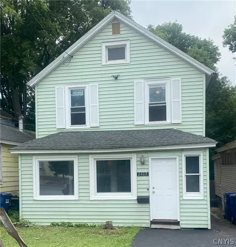 2407 Lodi St, Syracuse, NY 13208