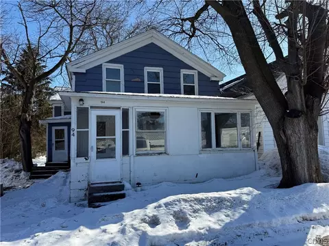 94 E Schuyler St, Oswego, NY 13126