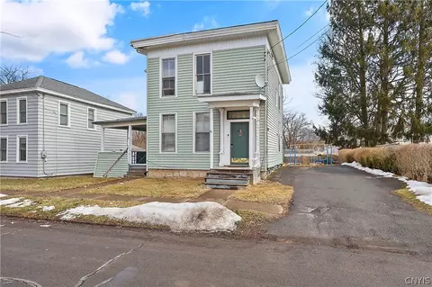 14 Mary St, Auburn, NY 13021