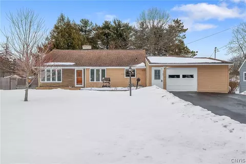 7218 Willow Rd, Syracuse, NY 13212