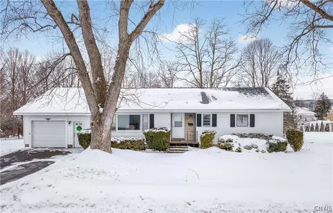 9 Overbrook Cres, New Hartford, NY 13413