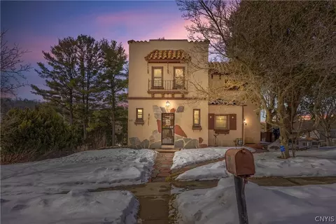 316 Barrington Rd, Syracuse, NY 13214