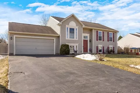 5722 Boulia Dr, Clay, NY 13041