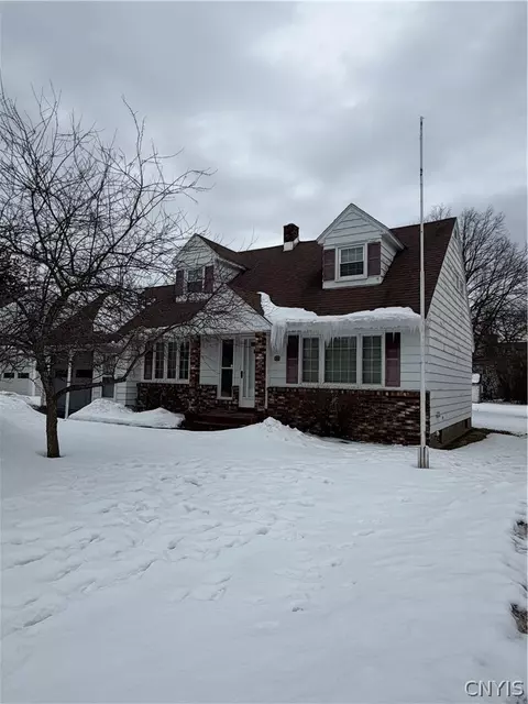 1227 Hillview Dr, Utica, NY 13501