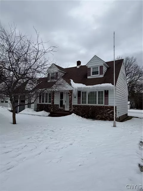 1227 Hillview Dr, Utica, NY 13501