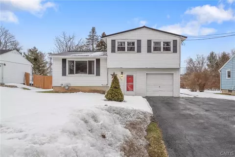 5782 Noel Rd, Cicero, NY 13039