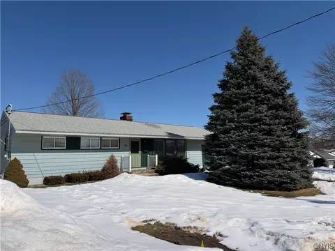 5 Huxford Pl, Whitestown, NY 13492