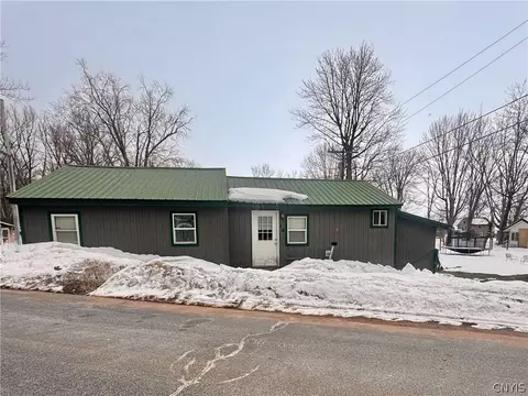 103 Doris Park Dr, Constantia, NY 13044