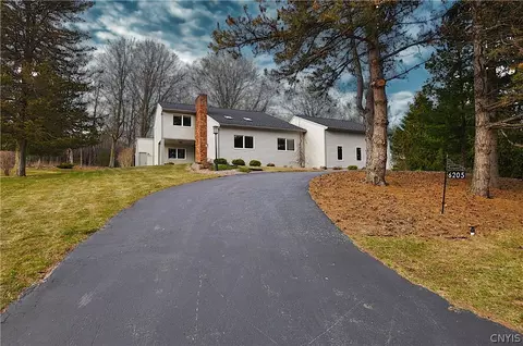 6205 Keystone Way, Jamesville, NY 13078