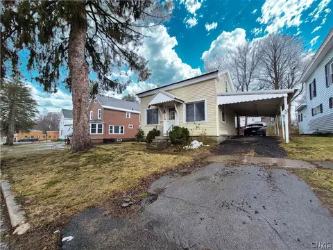 504 Cayuga St, Fulton, NY 13069