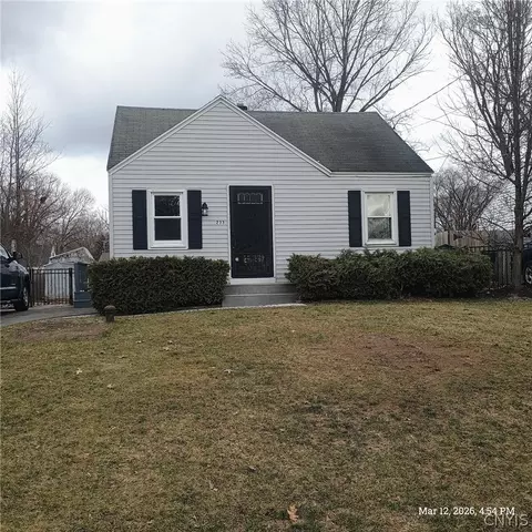 233 Belmore Dr, Syracuse, NY 13212