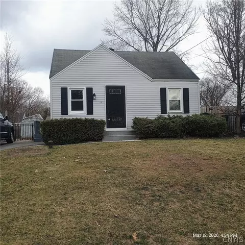 233 Belmore Dr, Syracuse, NY 13212