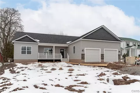112 Clark Cir, Lenox, NY 13032