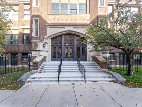 917 Madison St #5, Syracuse, NY 13210