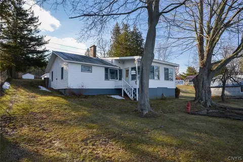29 Barr Rd, Oswegatchie, NY 13669