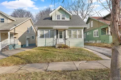 131 Winthrop Rd, Syracuse, NY 13206