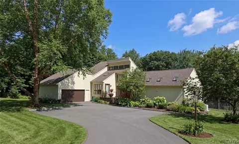 4420 Watervale Rd, Manlius, NY 13104