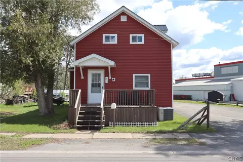 24 Mckean St, Gouverneur, NY 13642