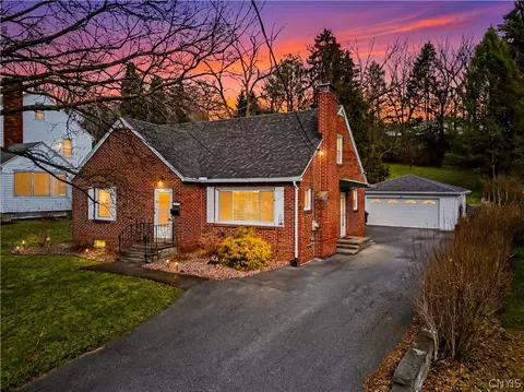 134 Century Dr, Geddes, NY 13209