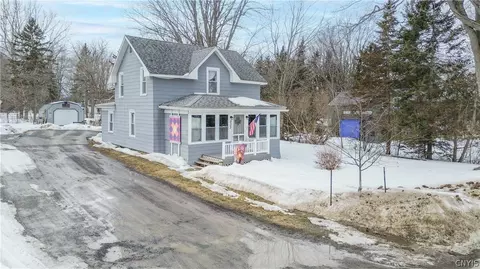 233 Bay St, Cape Vincent, NY 13618