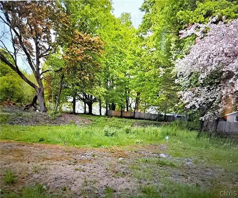 17 Voorhees Ave, Camden, NY 13316