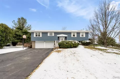 584 Stoneleigh Rd, Oneida, NY 13421