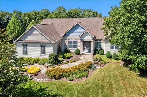 5 Calemad Dr, Auburn, NY 13021