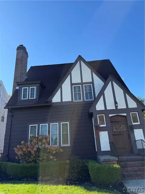 2219 Douglas Cres, Utica, NY 13501