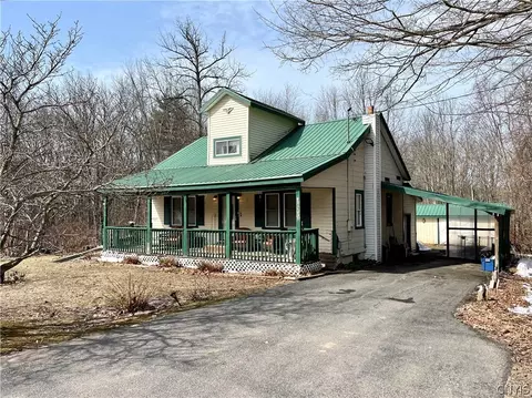 30 Cut Off Rd, Granby, NY 13069