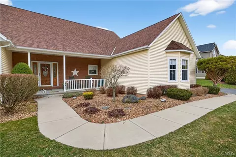 133 Willowbrook Dr, Owasco, NY 13021