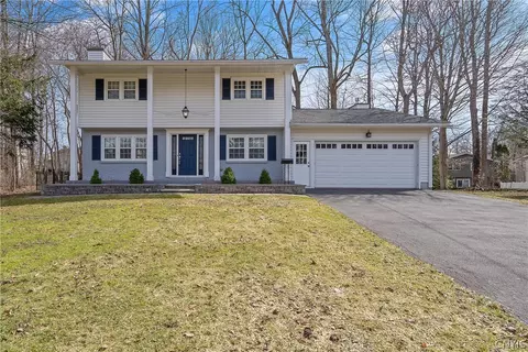 131 Sagamore Dr S, Clay, NY 13090