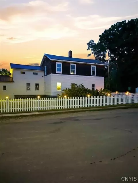 20 S Jefferson St, Pulaski, NY 13142