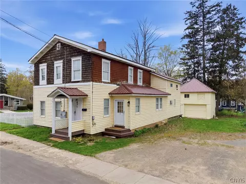 20 S Jefferson St, Pulaski, NY 13142