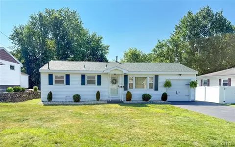 450 Lee Blvd, Utica, NY 13502