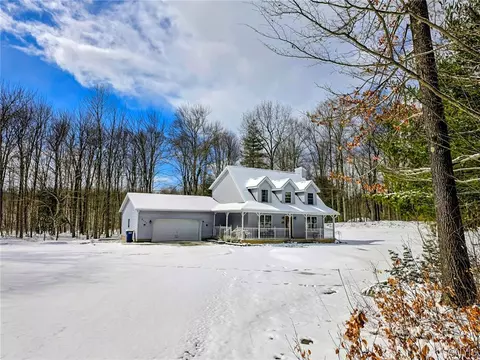 8033 Saltzman Rd, Vienna, NY 13308