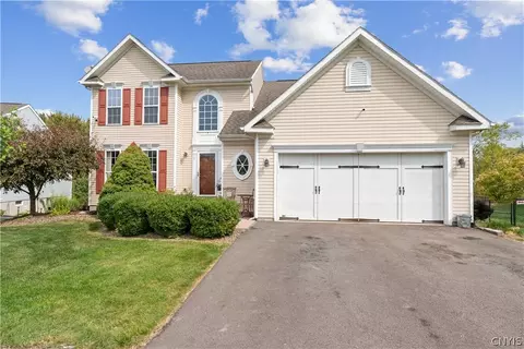 19 Cross Country Dr, Van Buren, NY 13027
