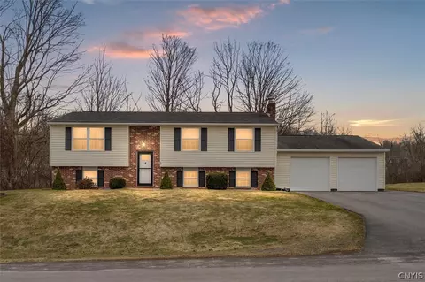 2 Clintonview Rd, New Hartford, NY 13413