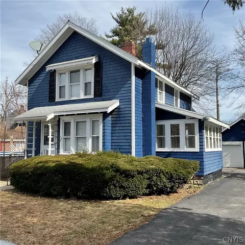 109 Smith Rd, Syracuse, NY 13207