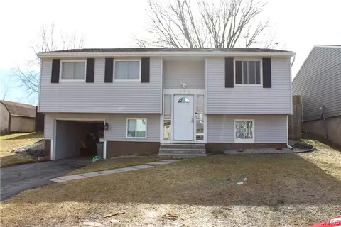 4195 Burningtree Rd, Liverpool, NY 13090