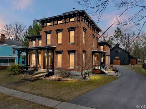 328 Putnam St, Waterville, NY 13480