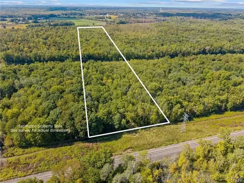 9149 Mud Mill Rd, Clay, NY 13039